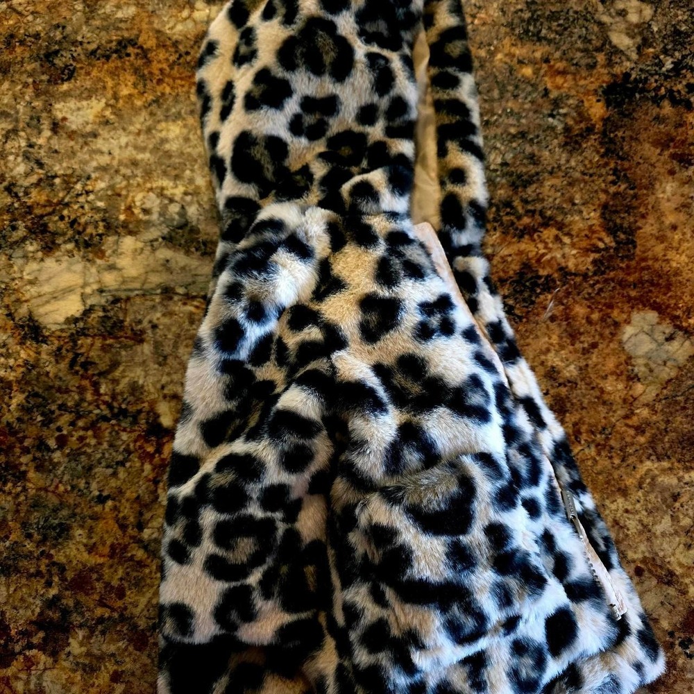 Old Navy Faux Fur coat toddler Girl
